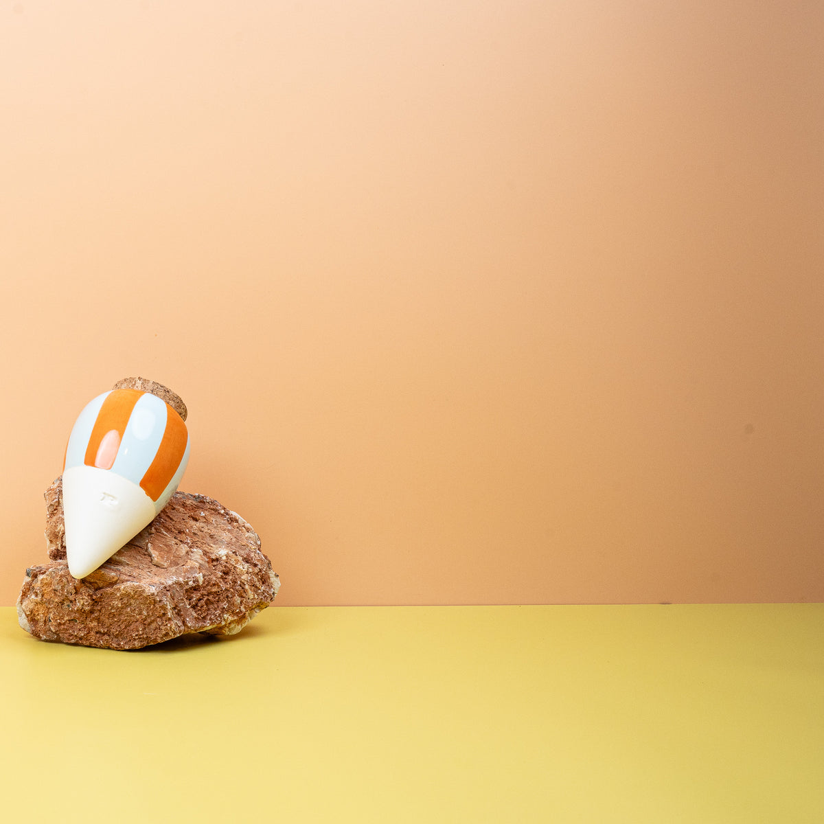 Selbstbewässerung Pepin Olla Orange Blau Gestreift im Pflanztopf