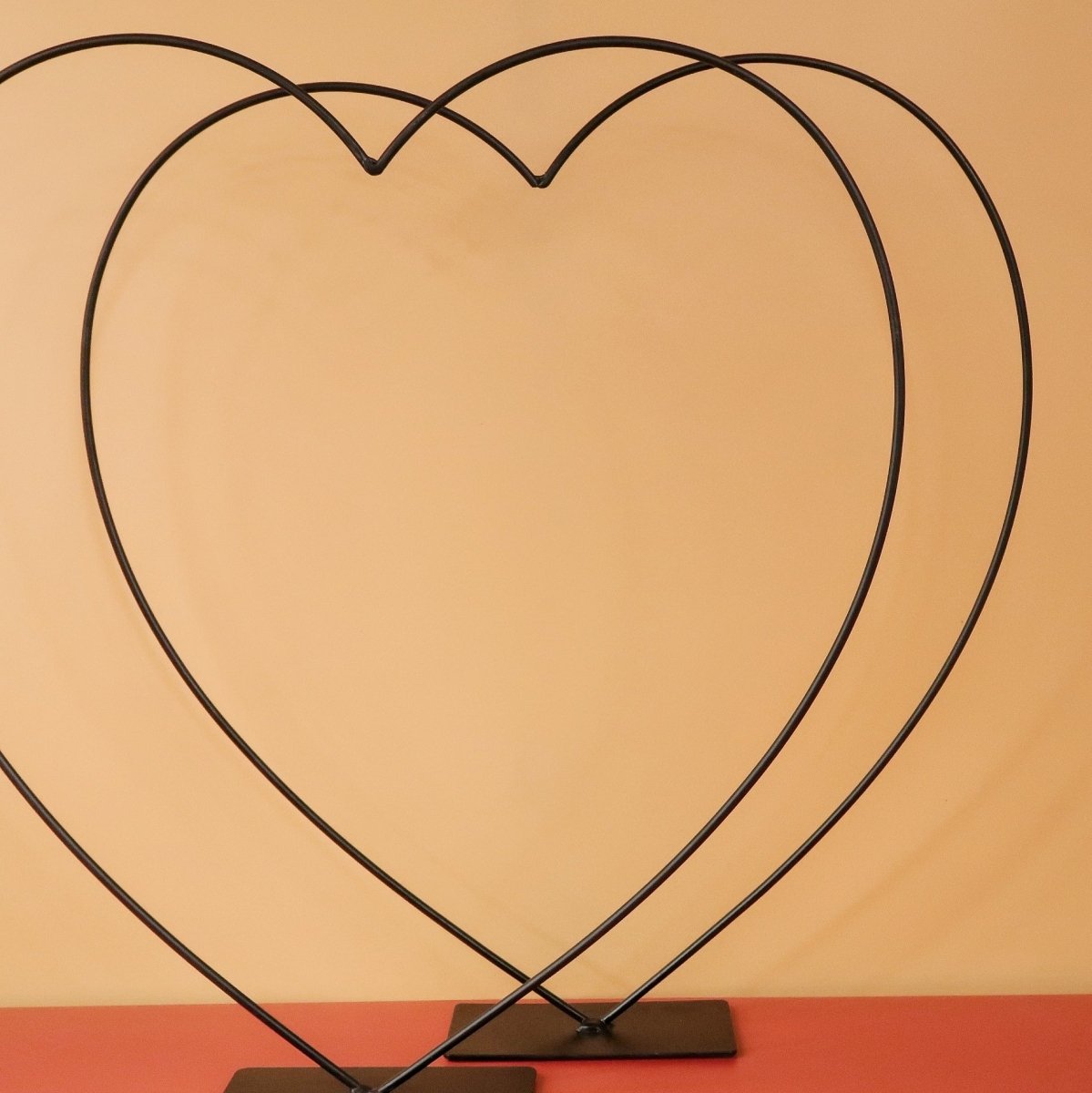 Airplant Holder Heart Black, offene Metallstruktur
