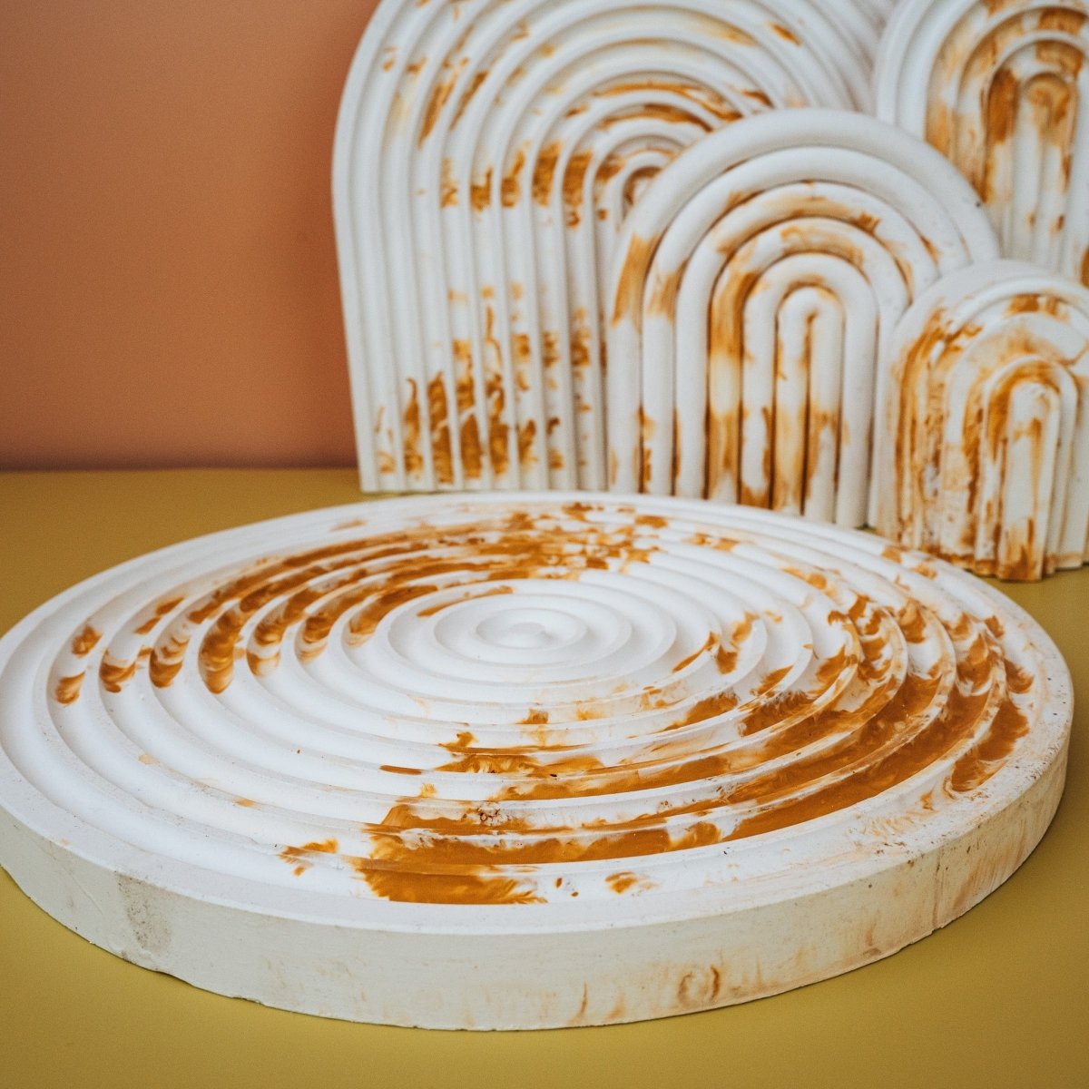 Dekoration Circle Yellow Splash, vielseitig als Tablett einsetzbar
