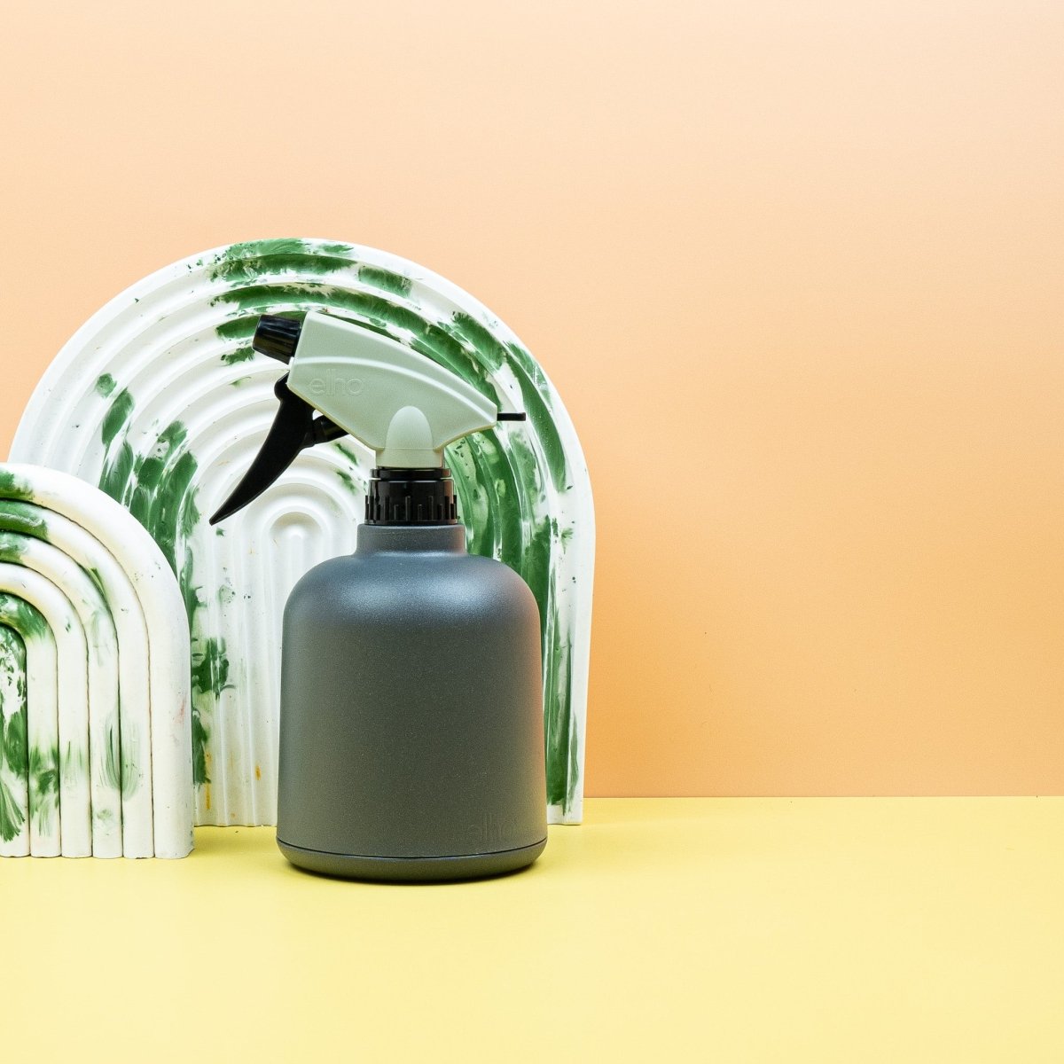 Sprühflasche Elho B for Soft Anthrazit, Soft-Oberfläche im Detail