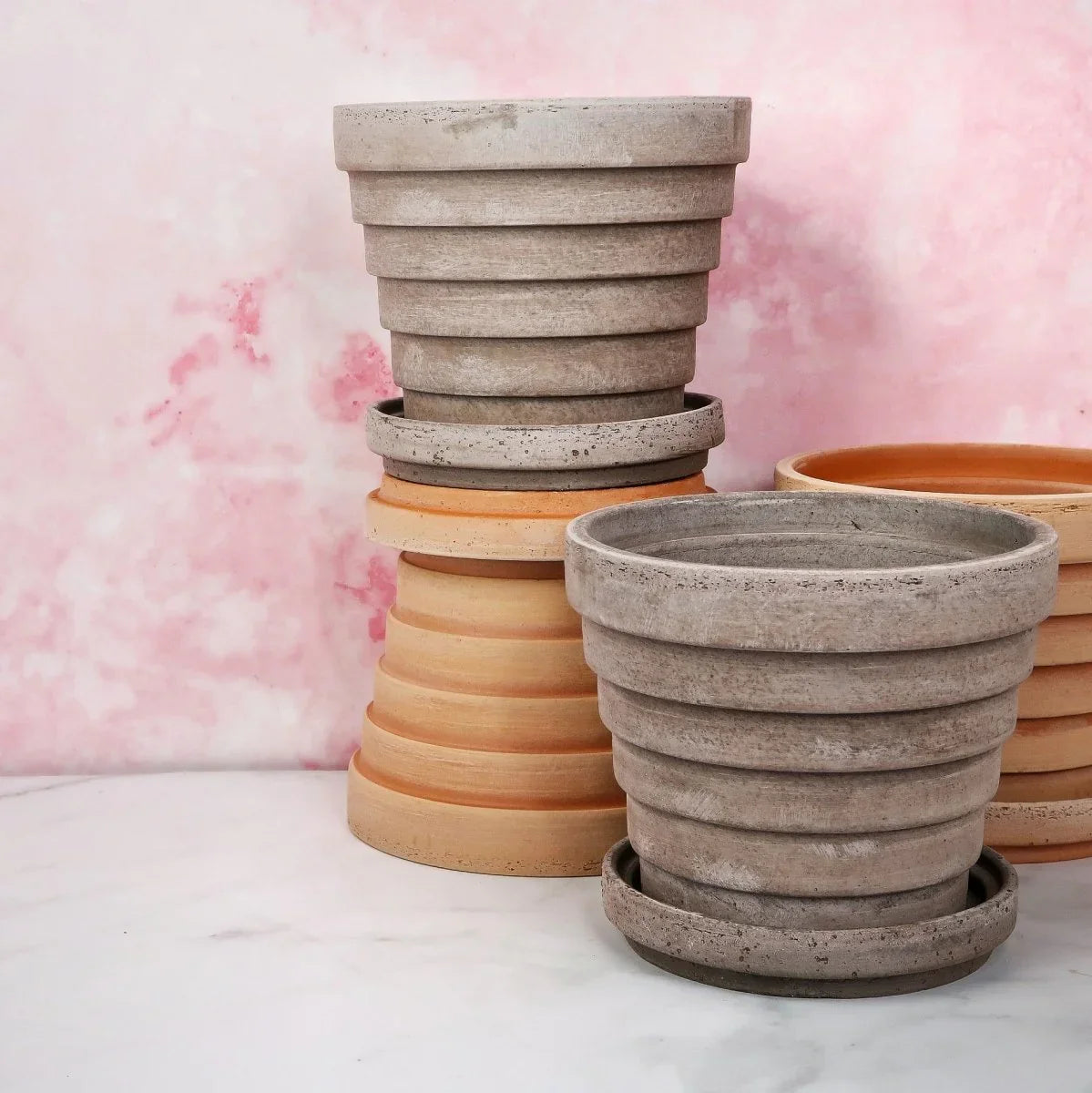 Blumentopf BERGS VENUS aus Terrakotta mit Untersetzer