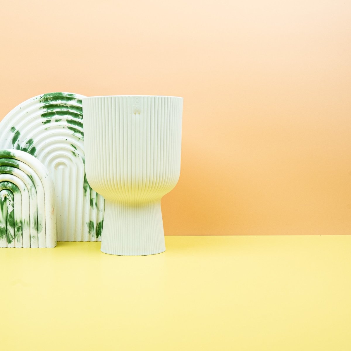 Übertopf Elho Vibes Fold Rund Coupe Seidenweiß mit gewölbter Form