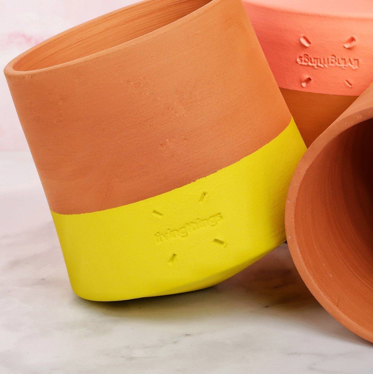 Blumentopf GIRONA mit beweglichem, halbkonischem Design