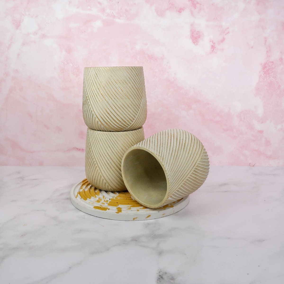 Übertopf LUGO in Sandton mit Goldakzent, 10 cm – potflourri