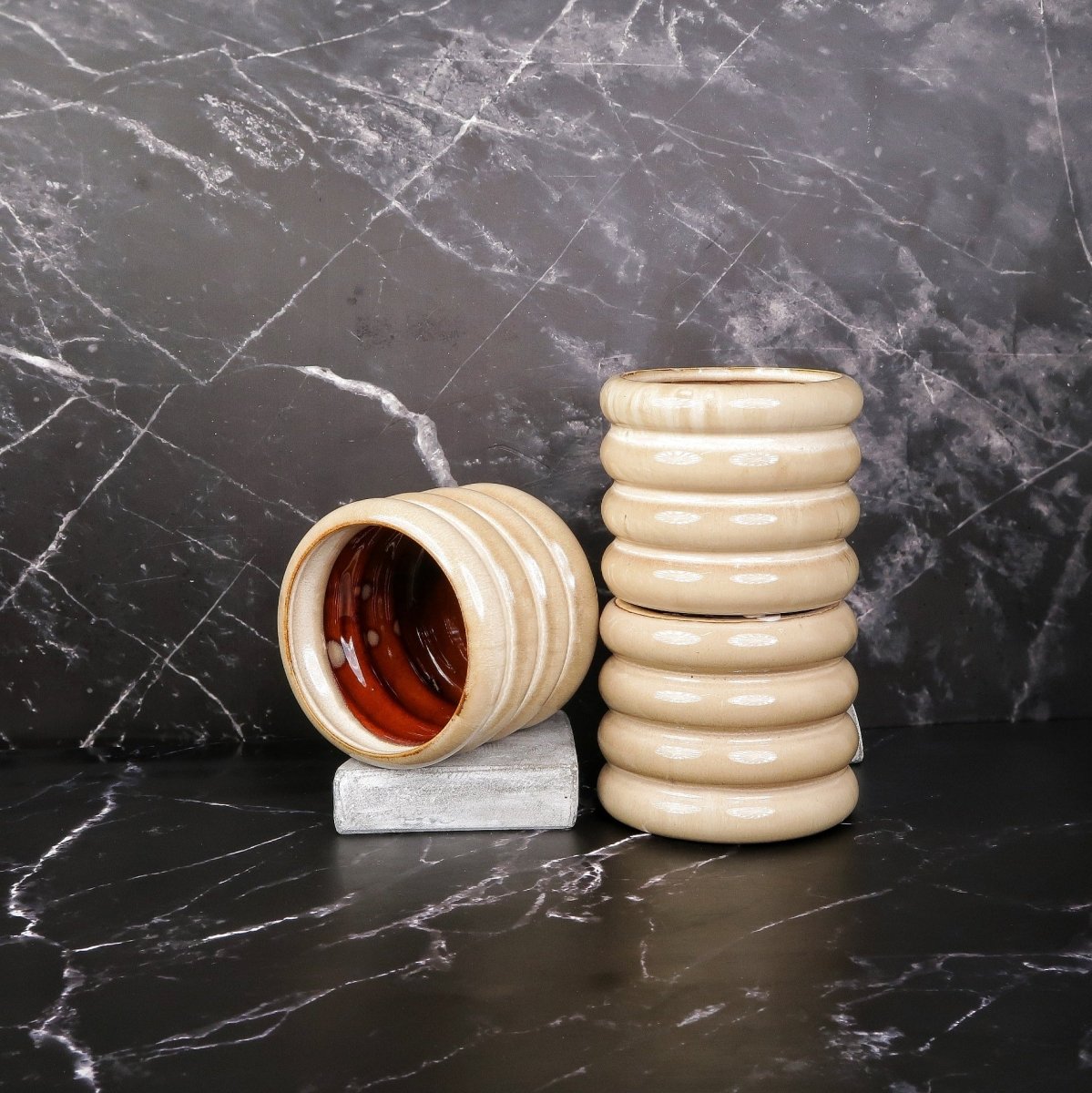Keramik Übertopf MATERA mit Beige-Akzent, 9 cm – potflourri