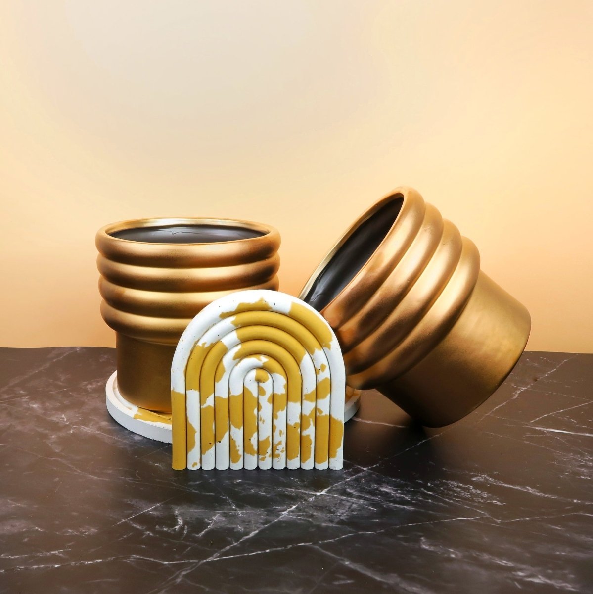 Keramik-Übertopf MONTPELLIER in Gold, 14 cm – potflourri
